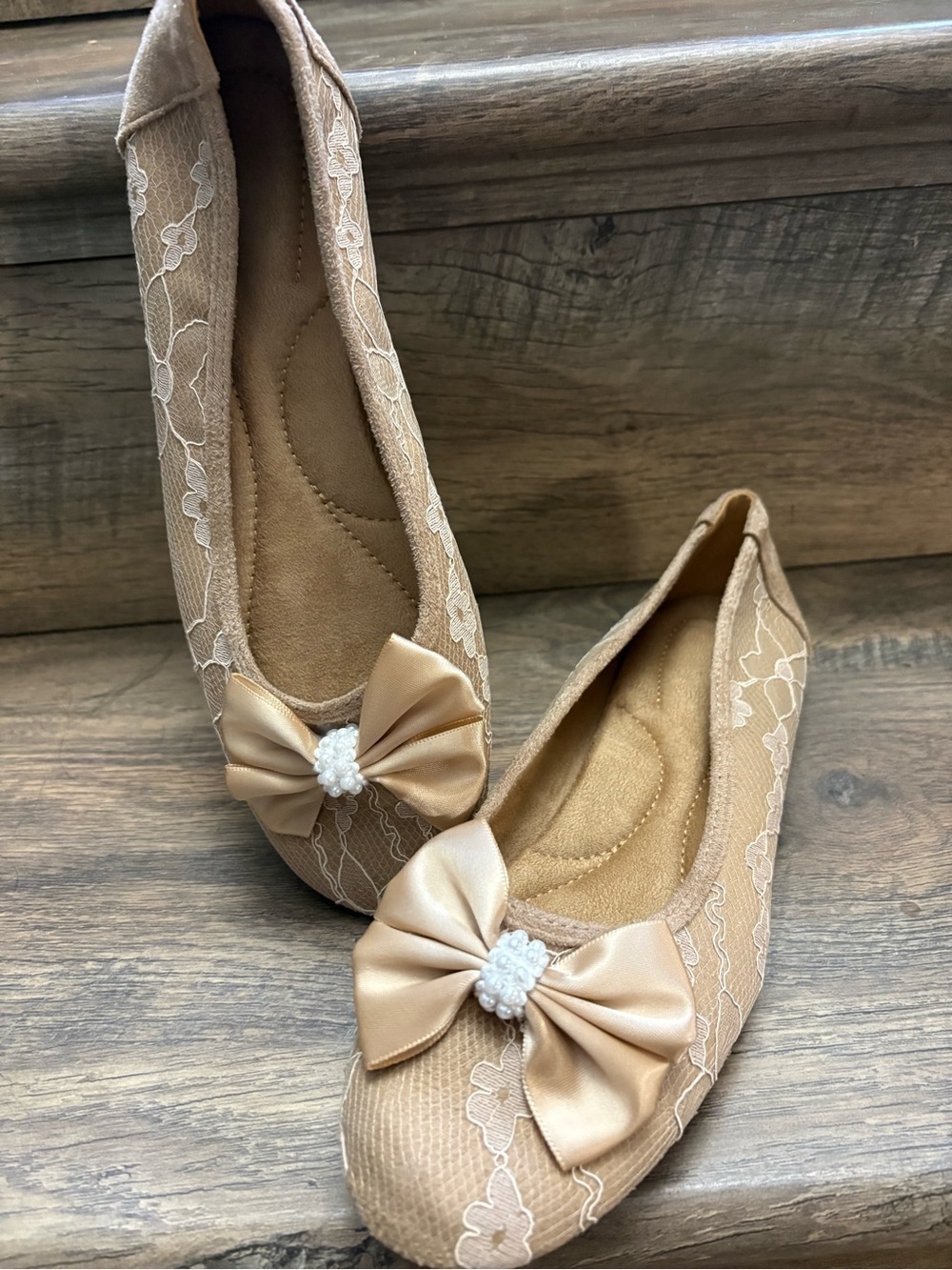 Beige Lace Ballet Flats with Bow Accent